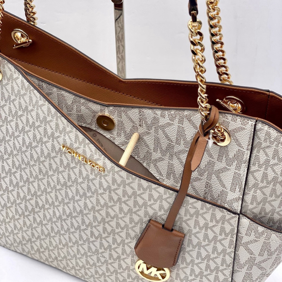 Michael Kors Large X Chain
Shoulder Tote Bag & Double Wallet
Vanilla/Brown - Picture 5 of 16